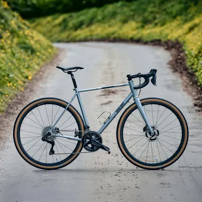Strael 4.0 Pearlescent Blue Bike DuraAce – 2560 x 2560